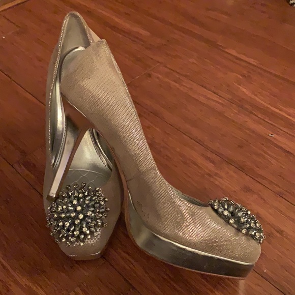 Heels - Picture 2 of 2